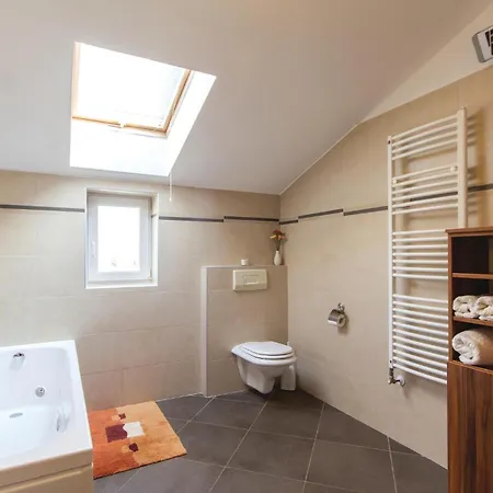 3 Bedroom Cozy In Prázdninový dům